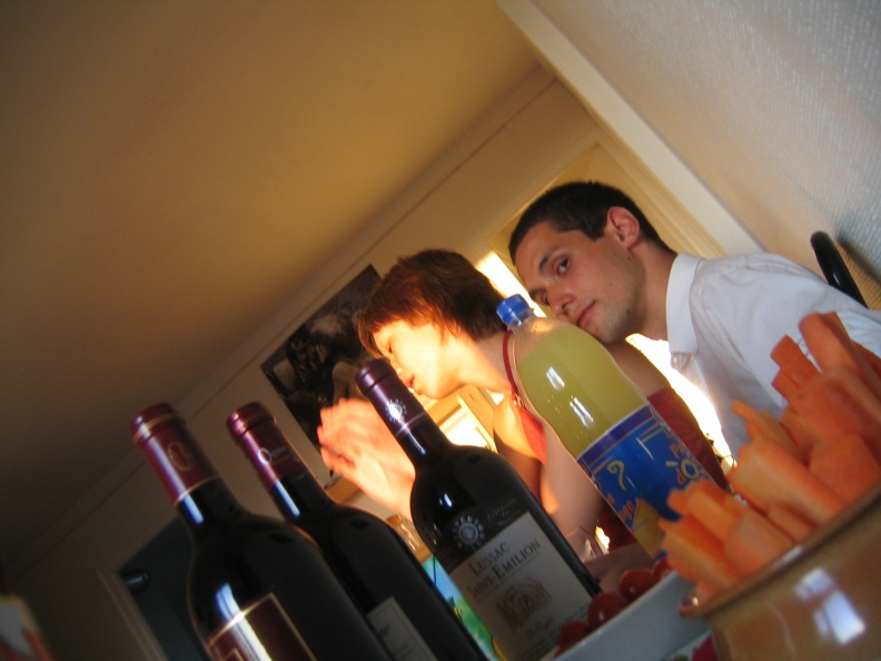 Solène, Eric, les bouteilles de vin (trouvez l'intrue)