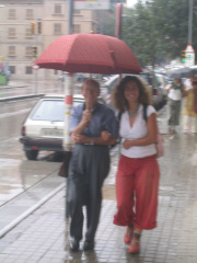 Papi, Manue, sous la pluie barcelonaise