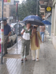 Maman, Mamie, sous la même pluie
